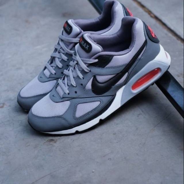 Air max ivo grey sales