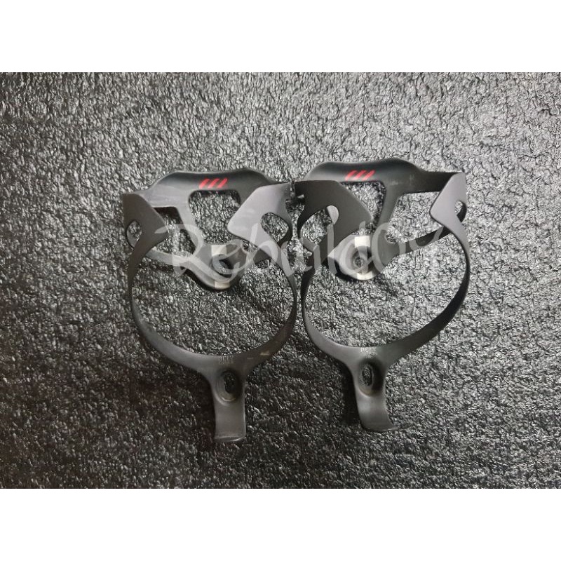 Bontrager XXX Carbon Water Bottle Cage – Superlight – Pair With Bolts – Black