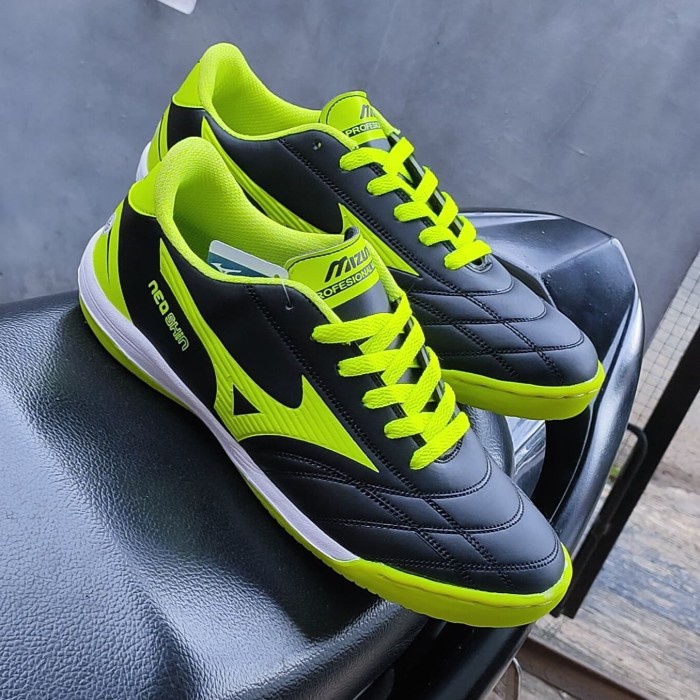 Mizuno futsal sales shoes indonesia