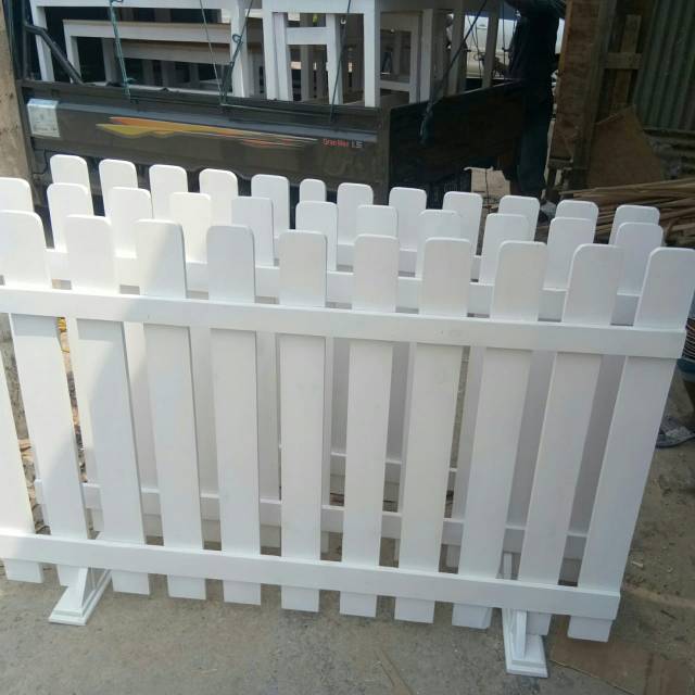 Jual PAGAR KAYU JATI BELANDA 100X100CM CAT PUTIH | Shopee Indonesia