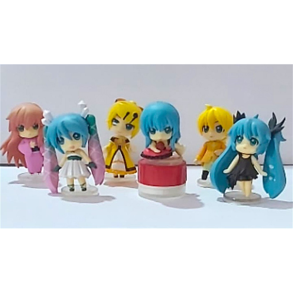 24 Edible Cupcake Toppers – Hatsune Miku Anime Design, Wafer Card, Not Precut