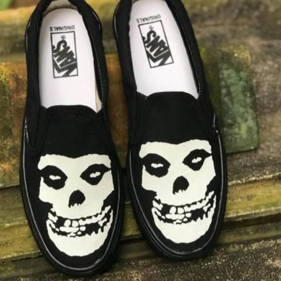 Vans slip on store misfits