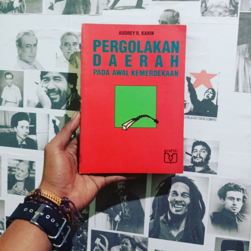 Jual Audrey R. Kahin Pergolakan Daerah Pada Awal Kemerdekaan | Dari ...