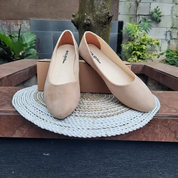 Flatshoes Wanita Suede Polos Desain Elegan