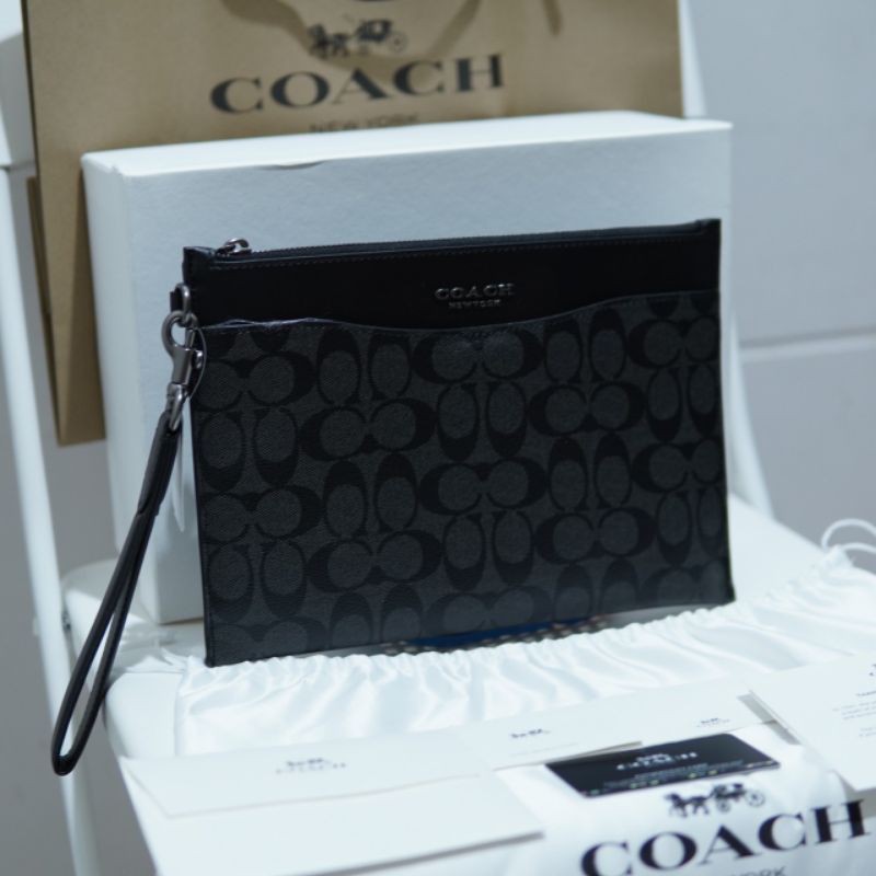 Coach clutch signature new arrivals