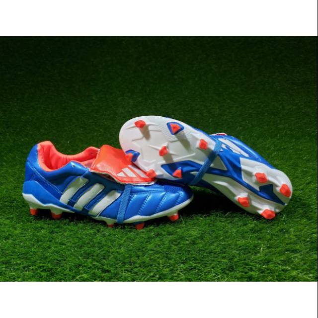 Sepatu bola 2024 adidas predator mania