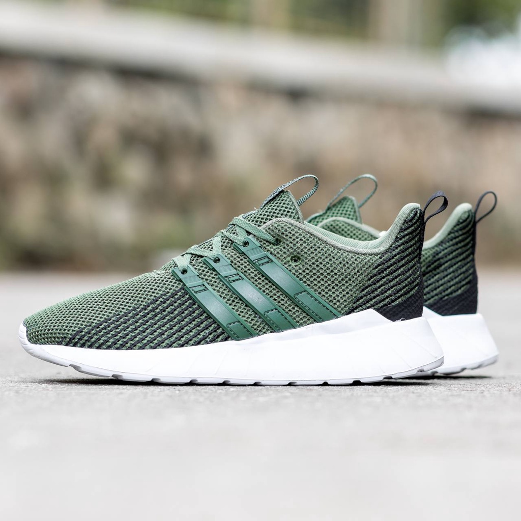 Adidas questar store flow dark green