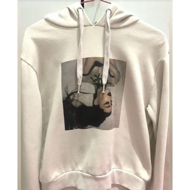 Ariana grande sweatshirt hm on sale