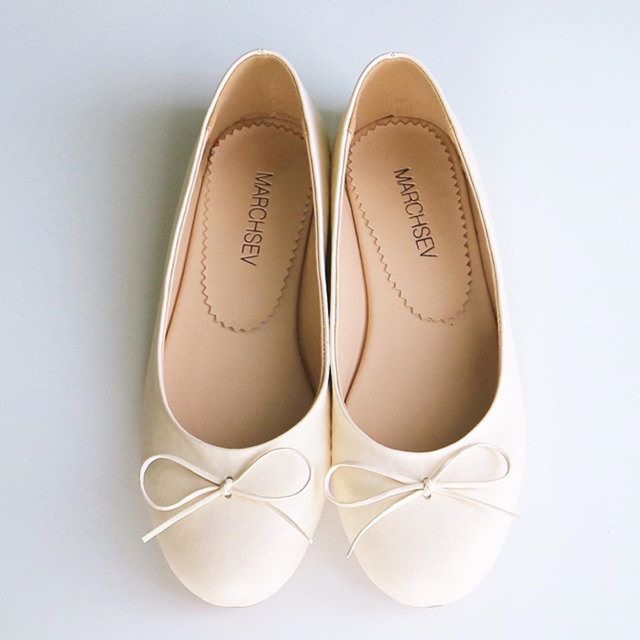 Cream shop flat shoes