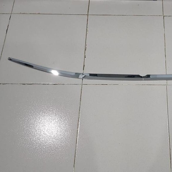 Jual List Kaca/Jendela Belakang Rear Window Trim Toyota Avanza/Veloz