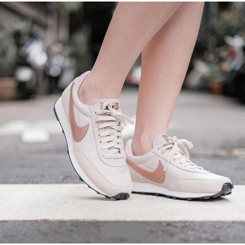 sepatu nike daybreak original