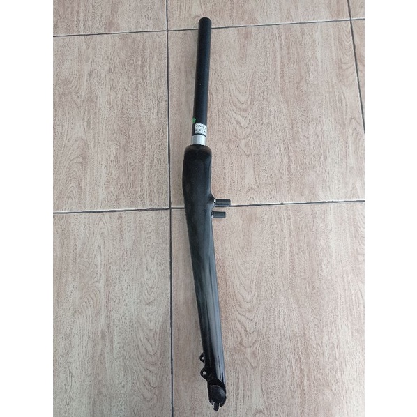 FOURCHE ROUTE 700 CARBONE INTEGREE 1''1/8 - 1''1/2 PIVOT