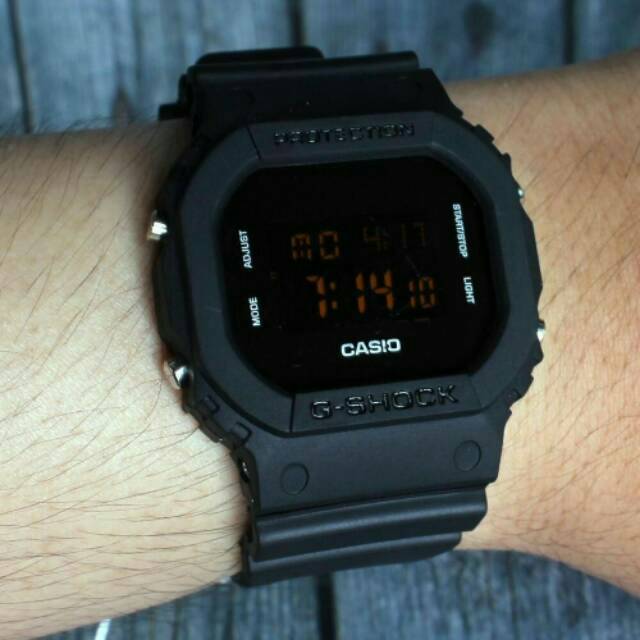 JAM TANGAN G SHOCK KOTAK DIGITAL FULLBLACK UNISEX