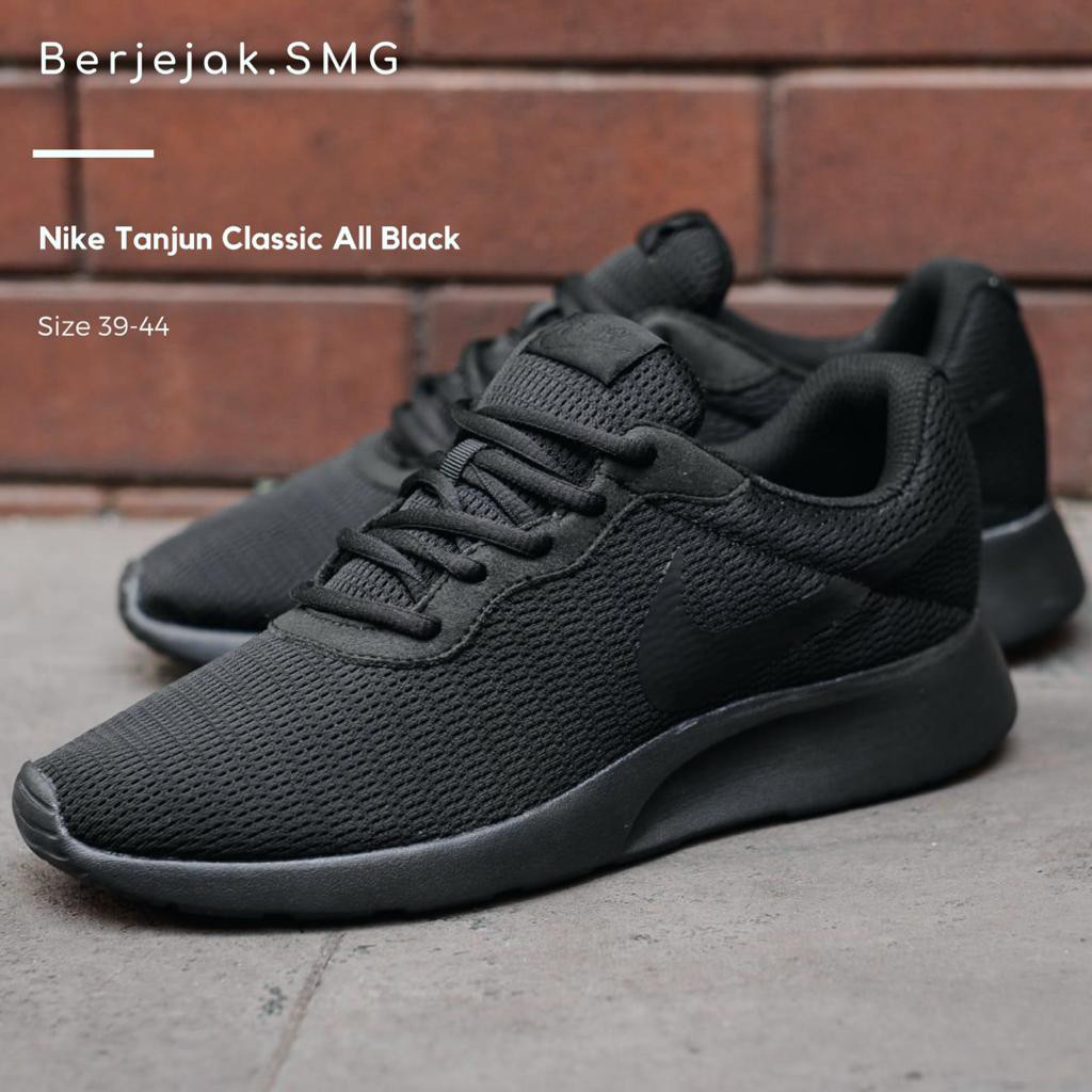 nike tanjun all black