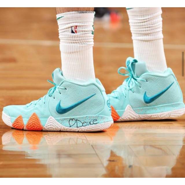 Sepatu basket cheap kyrie 4