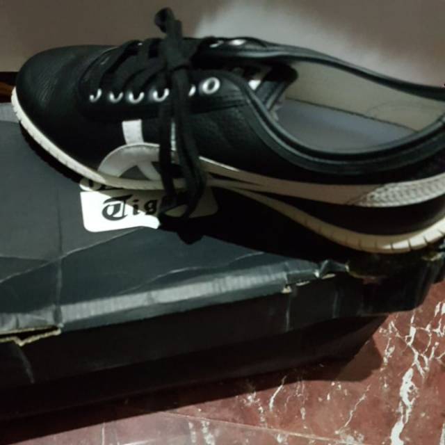 sepatu onitsuka shopee