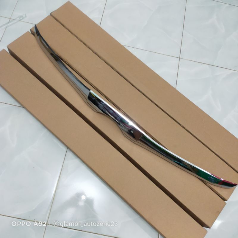 Jual hood moulding Lis kap mesin Innova grand barong 2012 2013 2014 ...