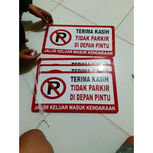 Jual Papan Akrilik Dilarang Parkir 20 X 40 Cm Shopee Indonesia