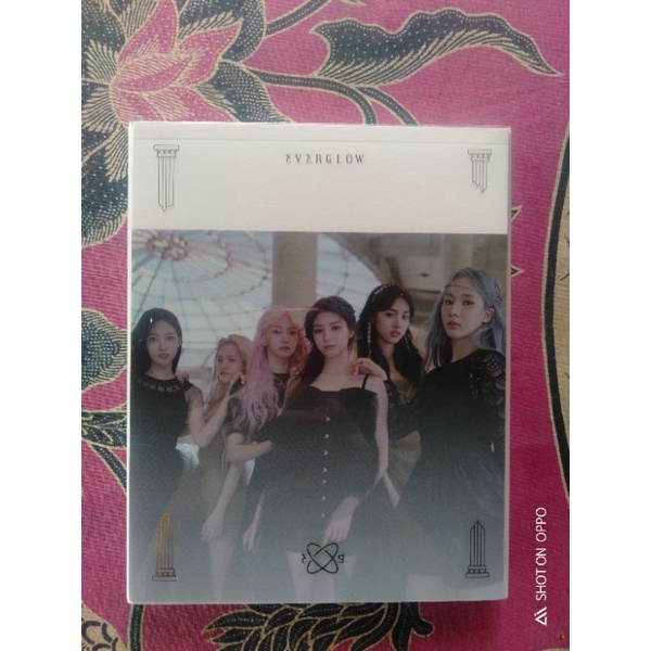 Jual Everglow 2nd Single Album HUSH | Shopee Indonesia