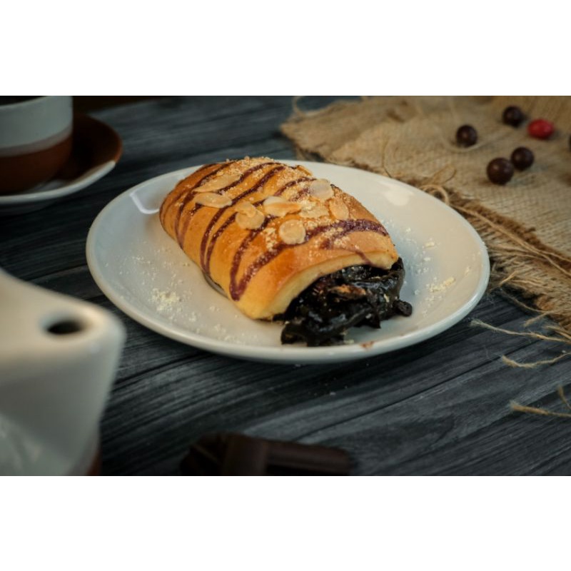 Jual Coklat Blueberry Roti Isian Selai Buah Blueberry Enak Coklat Lumer ...
