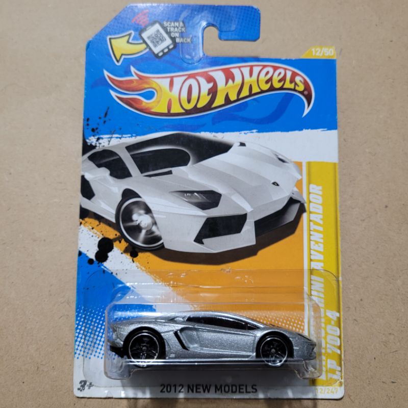 Hot Wheels Silver Lamborghini Aventador LP 700-4 1:64 Scale Die-Cast Car - 2012 New Model