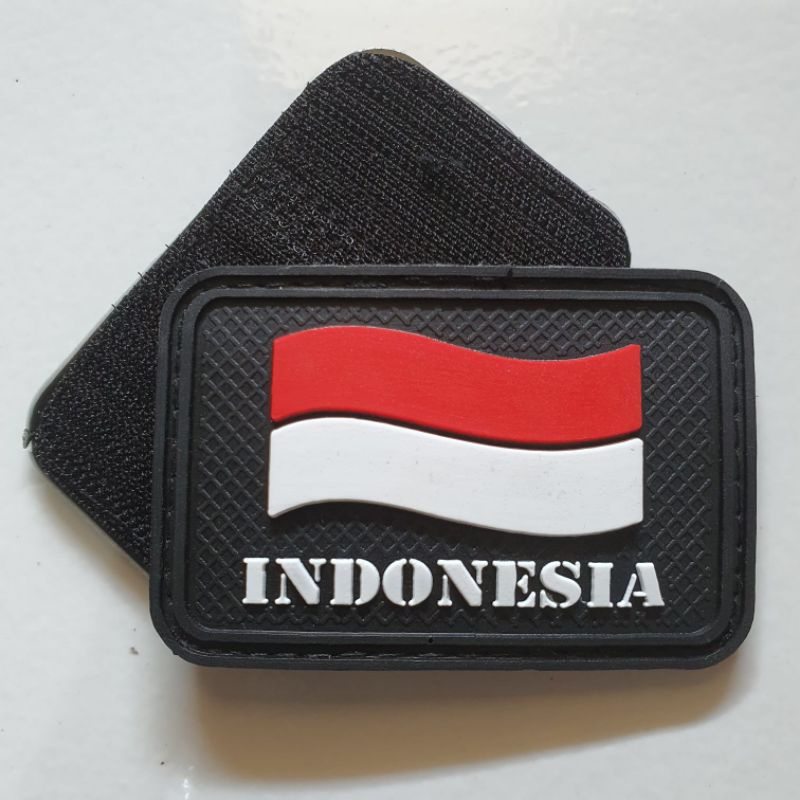 Jual Patch Rubber Logo Bendera Indonesia Berkibar Dasar Hitam Tempelan Emblem Karet Velcro