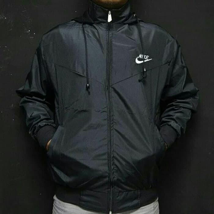 Jual FASHION PRIA OUTERWEAR PRIA JAKET PARASUT NIKE WINDRUNNER POLOS HITAM  M-XXL JAKET PARASIT MURAH | Shopee Indonesia