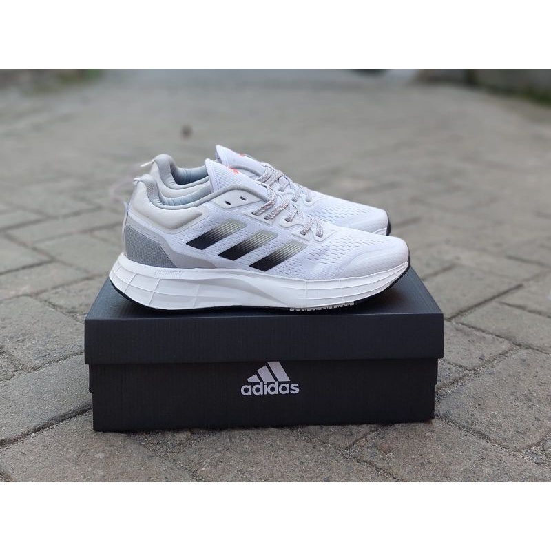 Foto sepatu shop adidas putih