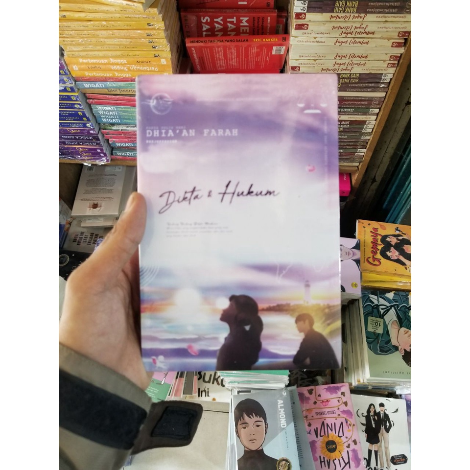 Jual Buku Novel Dikta Dan Hukum Dhiaan Farah | Shopee Indonesia