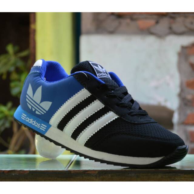 ADIDAS V RACER CLASSIC BIRU HITAM LIST PUTIH