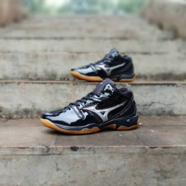 Mizuno wave sales tornado 9 gold