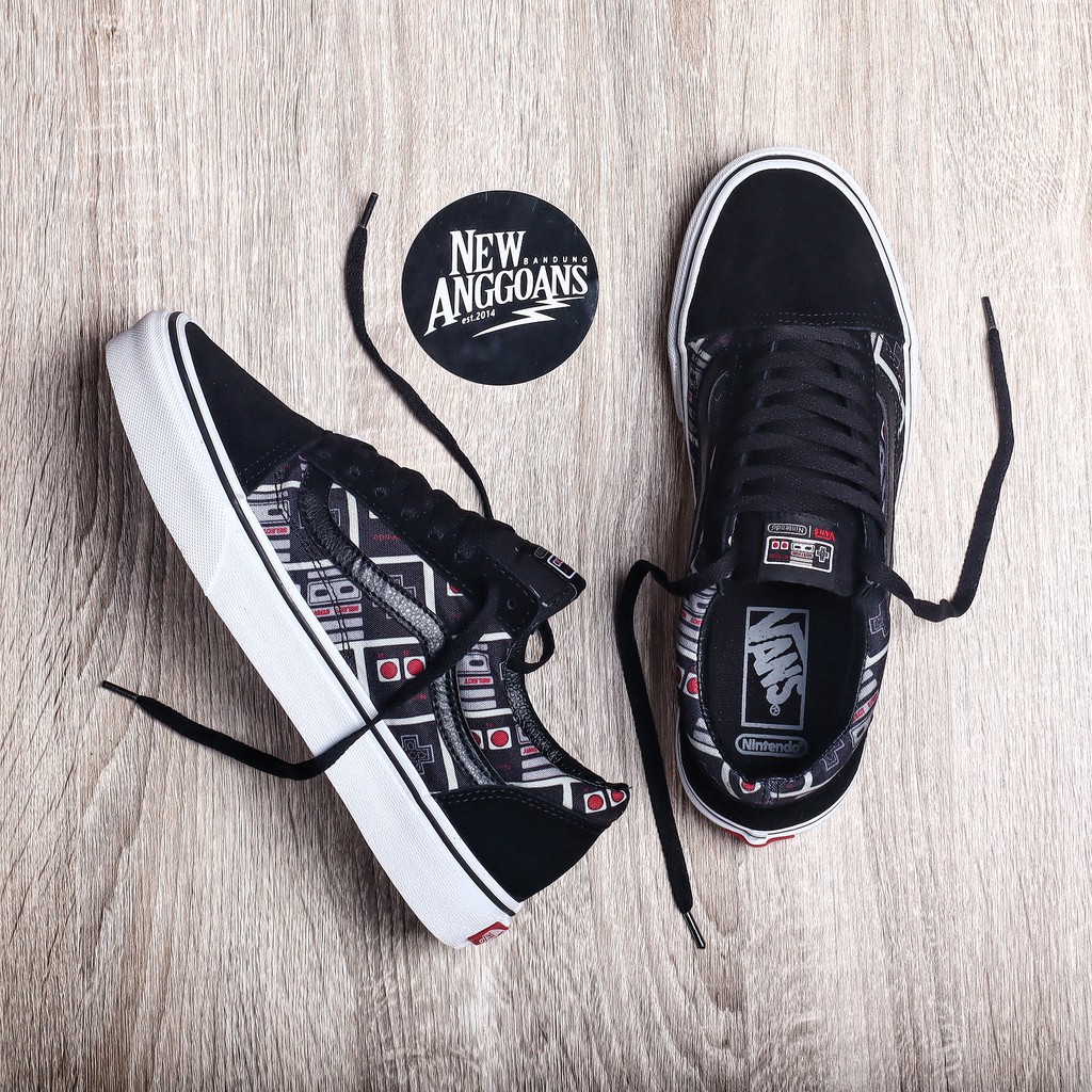 Sepatu Vans Old Skool Motif X Nintendo Controller Stick Game Over Black White Hitam Putih