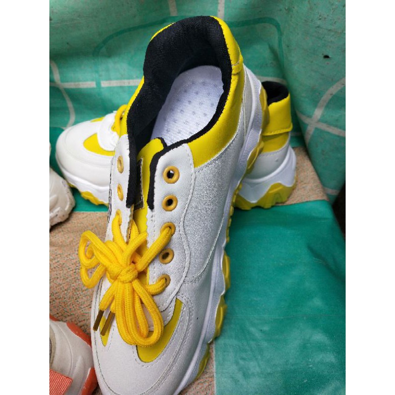 Jual sepatu (kuning putih) | Shopee Indonesia