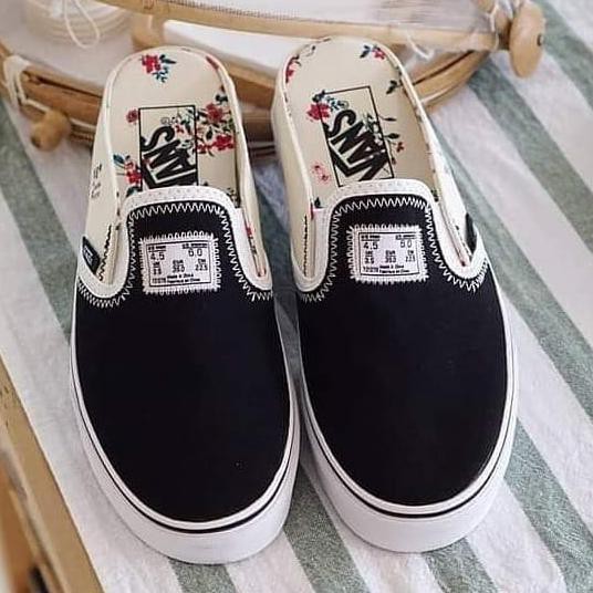 Jual Vans Slip On Mule Outside Floral Black Bnib Brand New In Box 36 Syifatoko16 Shopee Indonesia