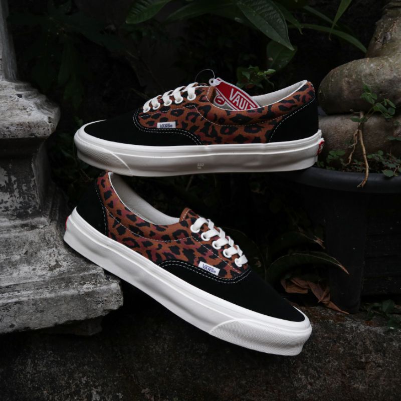 Sepatu vans hotsell leopard original