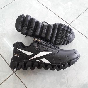 Sepatu voli 2025 reebok zig tech