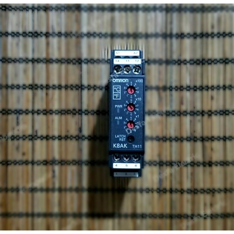 Jual Temperature Monitoring Relay Omron K8AKTH11S 100240 VAC Shopee