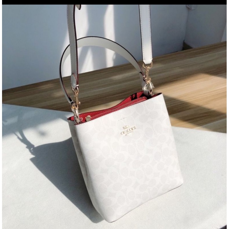 Jual Coach Small Town Bucket Bag In Signature Canvas Glacier White