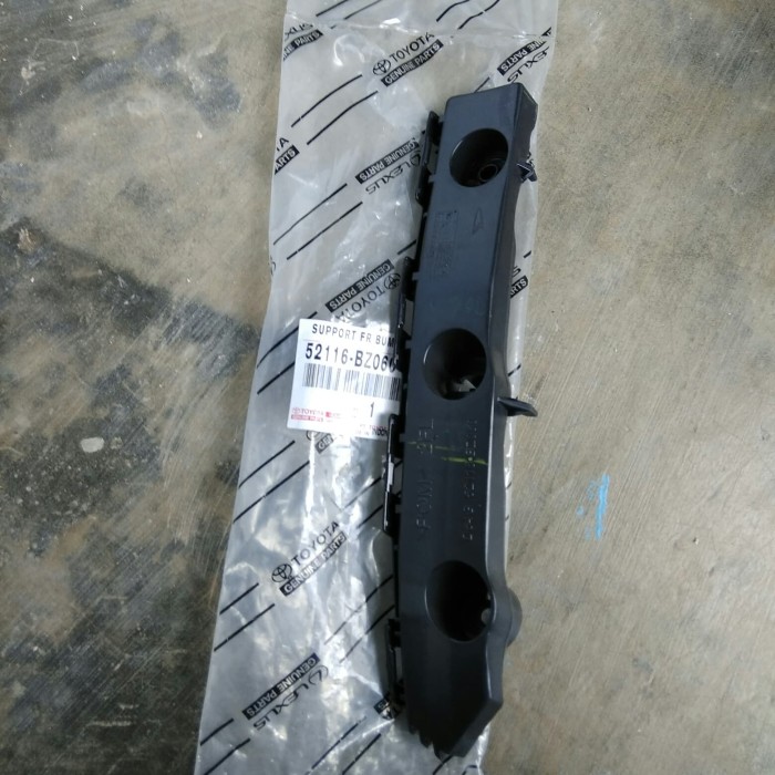 Jual 52116-BZ060 Bracket Bumper Depan LH kiri Toyota Agya TRD 2015 ...