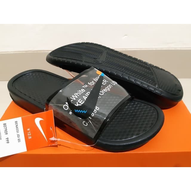 Nike benassi x off white deals