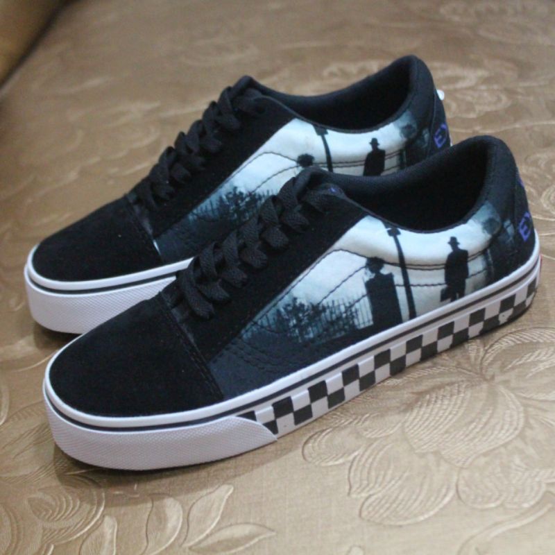 Jual SEPATU VANS AUTHENTIC FULL BLACK HITAM POLOS THE EXORCIST OLDSKOOL ...