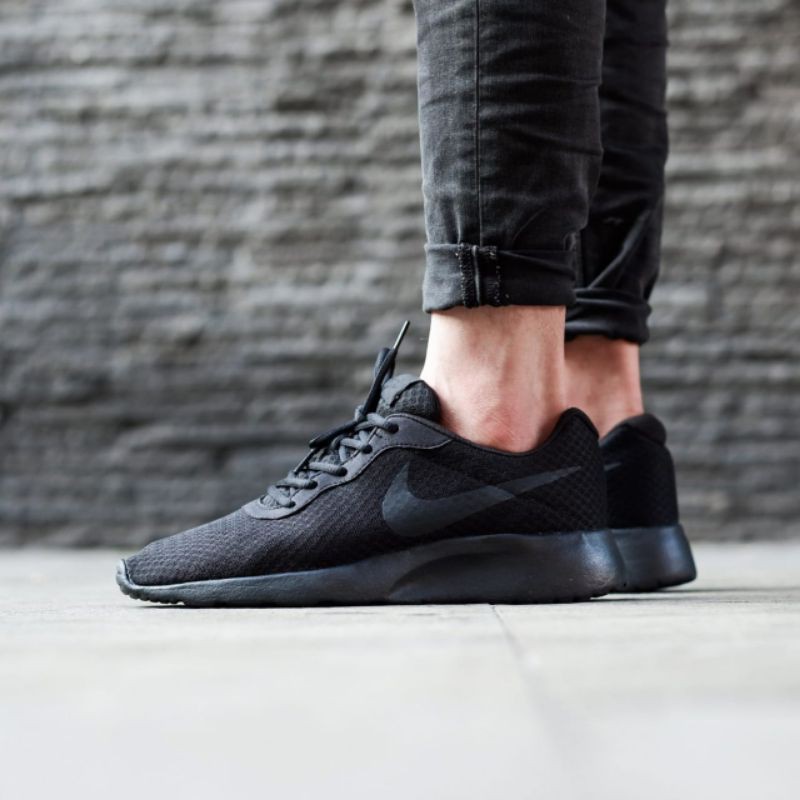 Nike tanjun 2024 all black