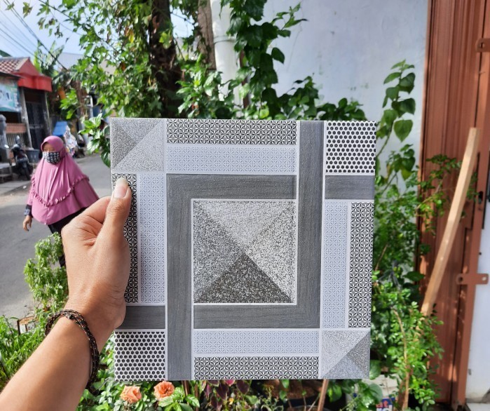 Jual KERAMIK LANTAI / KERAMIK LANTAI 25x25 CM UNO AKASHI | Shopee Indonesia