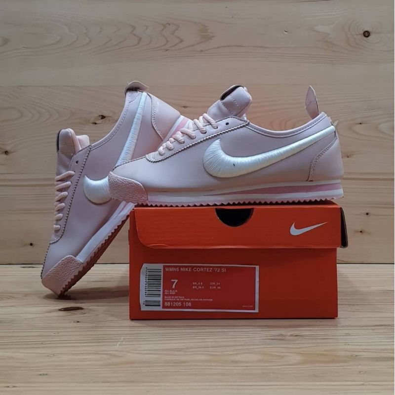 Nike hot sale 72 pink