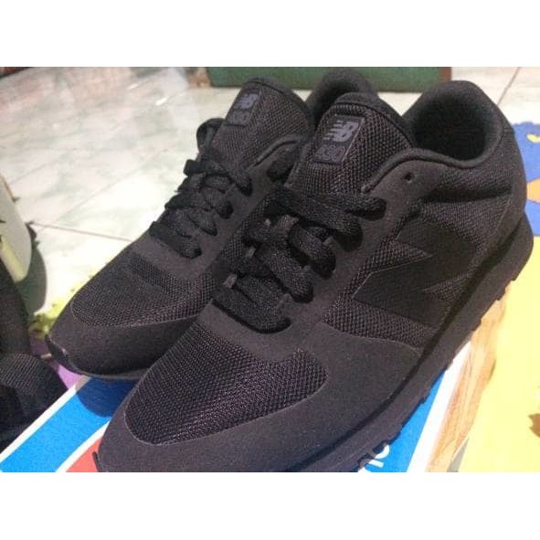 Sepatu new balance shop original warna hitam