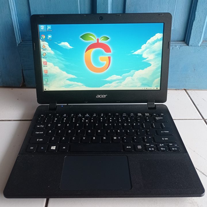 Jual Acer ES1-111 Hitam Slim Tipis Intel Celeron N2840 Windows 10 RAM ...
