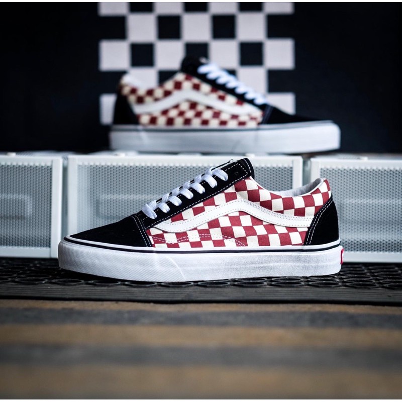 Old skool red and black checkerboard vans clearance