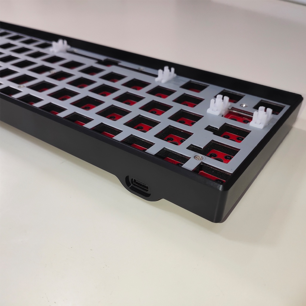 Jual Custom Barebone Keyboard, Wireless 65% Layout 68 Keys Hot ...