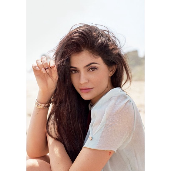 Jual POSTER DINDING KYLIE JENNER (BISA CUSTOM GAMBAR) | Shopee Indonesia