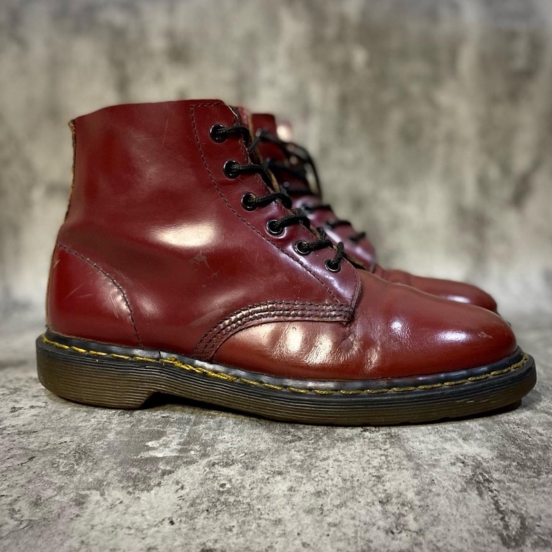 Jual dr . martens docmart 6 hole MADE IN ENGLAND second | Shopee Indonesia
